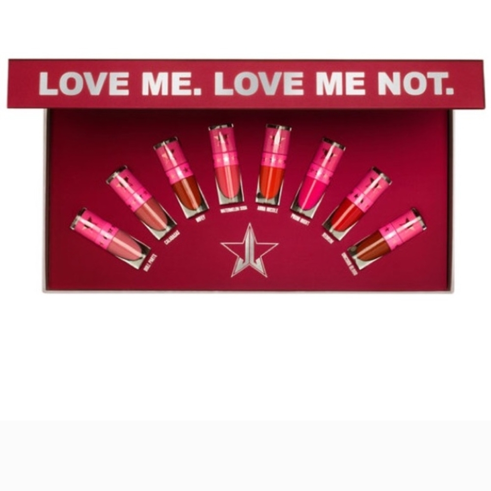 Love Me Love Me Not Lipstick Set